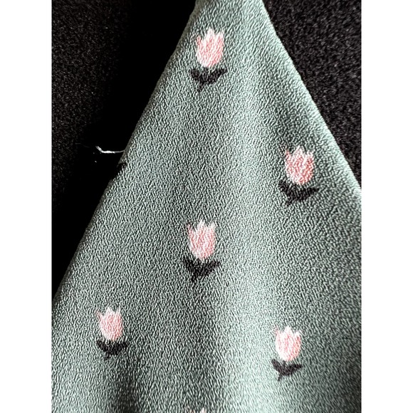 LOFT Petites Green Flower Print Spaghetti Strap Blouse with Vanity Button - Picture 6 of 16